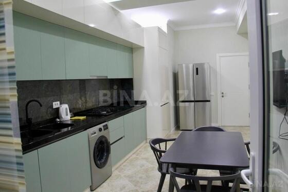 4 otaqlı Yeni tikili, Elmlər Akademiyası m., Bakı
