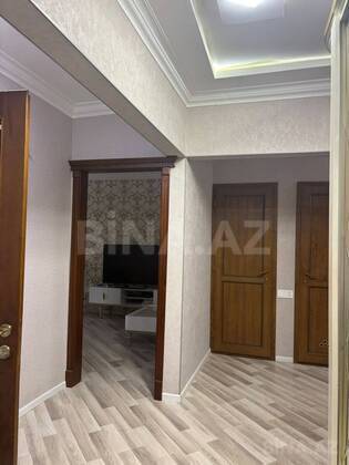 3 otaqlı Köhnə tikili, Xalqlar Dostluğu m., Bakı