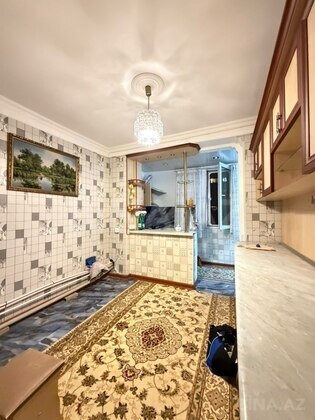 3 otaqlı Köhnə tikili, 8 Noyabr m., Bakı
