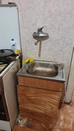 2 otaqlı Köhnə tikili, Elmlər Akademiyası m., Bakı