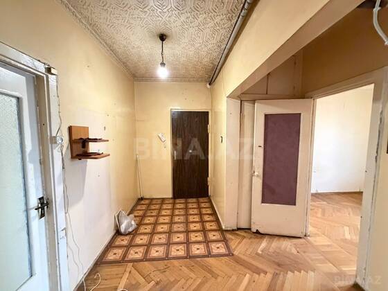 3 otaqlı Köhnə tikili, Neftçilər m., Bakı