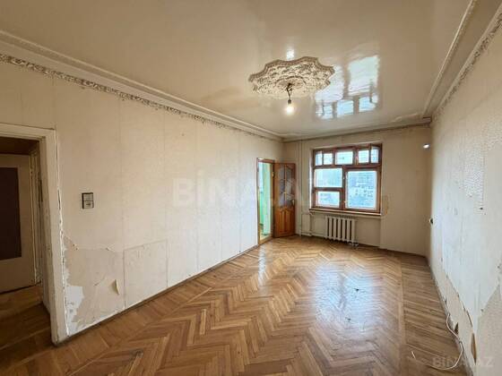 3 otaqlı Köhnə tikili, Neftçilər m., Bakı