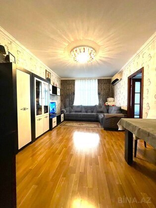 4 otaqlı Köhnə tikili, Xalqlar Dostluğu m., Bakı
