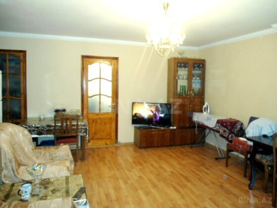 2 otaqlı Köhnə tikili, İnşaatçılar m., Bakı
