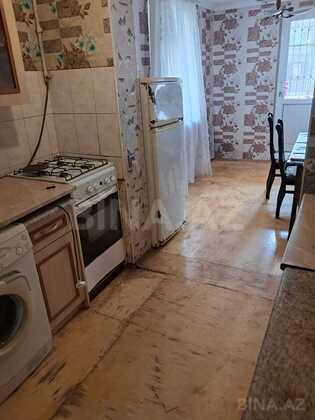 3 otaqlı Köhnə tikili, Neftçilər m., Bakı