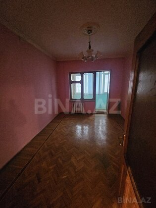 3 otaqlı Köhnə tikili, Memar Əcəmi m., Bakı