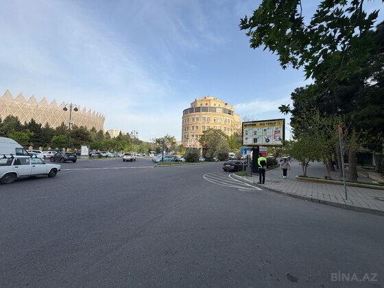 2 otaqlı Köhnə tikili, Nizami m., Bakı