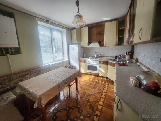 3 otaqlı Köhnə tikili, Şah İsmayıl Xətai m., Bakı