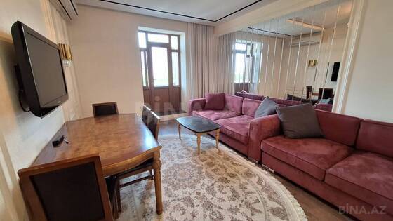 3 otaqlı Köhnə tikili, İçəri Şəhər m., Bakı