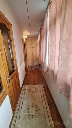 3 otaqlı Köhnə tikili, Xalqlar Dostluğu m., Bakı