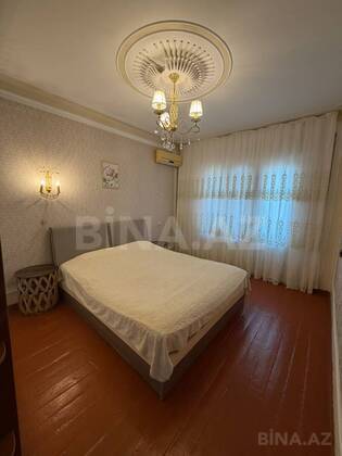 3 otaqlı Köhnə tikili, Xalqlar Dostluğu m., Bakı