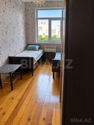 2 otaqlı Köhnə tikili, Memar Əcəmi m., Bakı