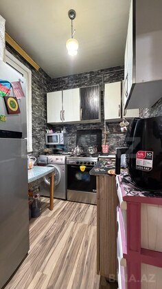 1 otaqlı Köhnə tikili, Memar Əcəmi m., Bakı