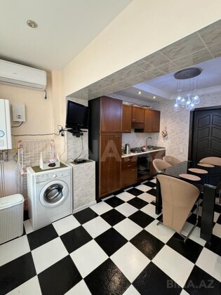 2 otaqlı Köhnə tikili, 28 May m., Bakı