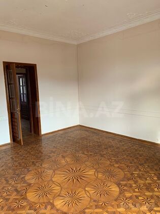3 otaqlı Köhnə tikili, Sahil m., Bakı