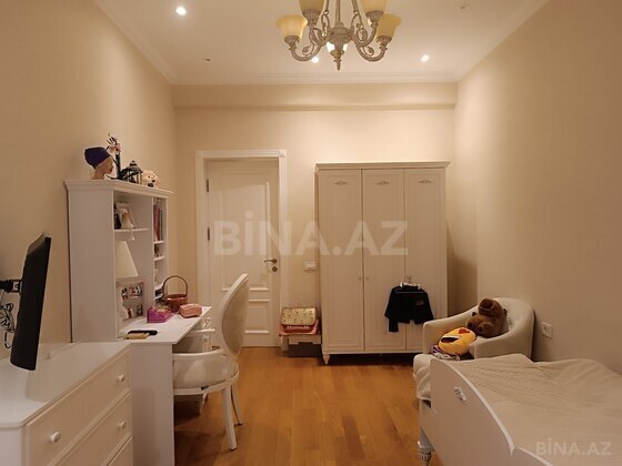 4 otaqlı Yeni tikili, Nizami m., Bakı