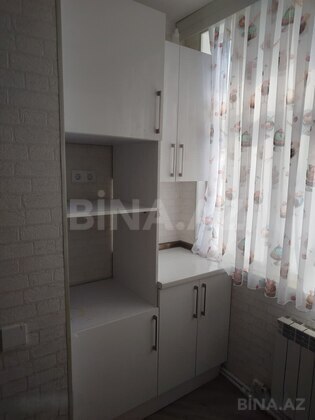 3 otaqlı Köhnə tikili, Xalqlar Dostluğu m., Bakı