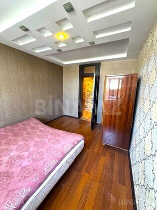 3 otaqlı Köhnə tikili, Bakıxanov q., Bakı