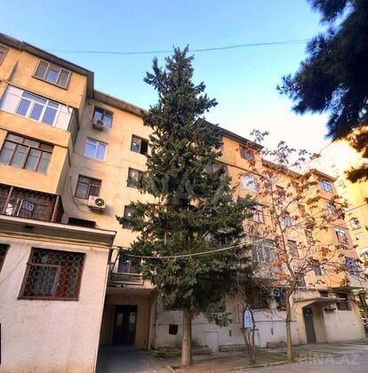 3 otaqlı Köhnə tikili, Memar Əcəmi m., Bakı