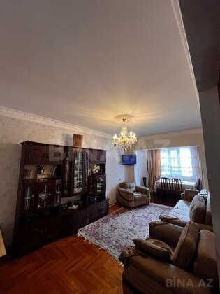 3 otaqlı Köhnə tikili, Bakıxanov q., Bakı