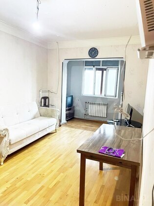 2 otaqlı Köhnə tikili, 8-ci mikrorayon q., Bakı
