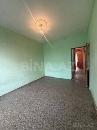 3 otaqlı Köhnə tikili, Massiv V q., Bakı