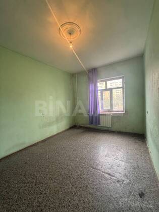 3 otaqlı Köhnə tikili, Massiv V q., Bakı
