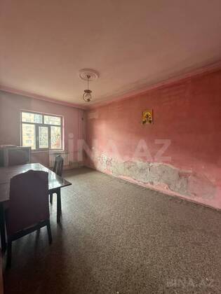 3 otaqlı Köhnə tikili, Massiv V q., Bakı