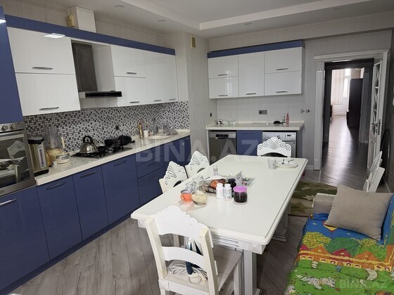 3 otaqlı Yeni tikili, Nizami r., Bakı