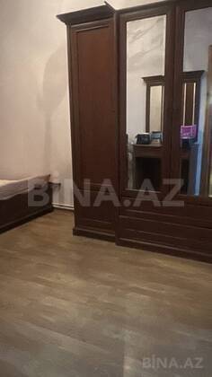 3 otaqlı Köhnə tikili, Qara Qarayev m., Bakı