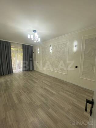 3 otaqlı Köhnə tikili, Xalqlar Dostluğu m., Bakı