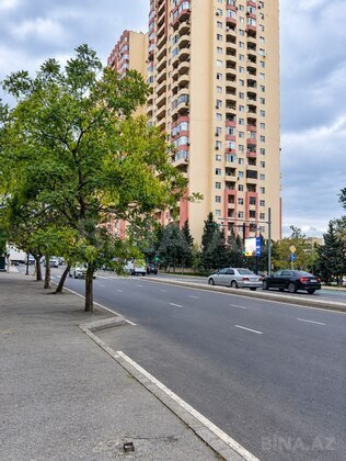 2 otaqlı Köhnə tikili, İnşaatçılar m., Bakı
