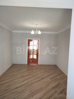 3 otaqlı Köhnə tikili, Xalqlar Dostluğu m., Bakı
