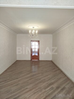 3 otaqlı Köhnə tikili, Xalqlar Dostluğu m., Bakı