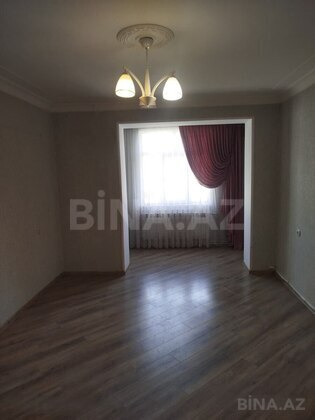 3 otaqlı Köhnə tikili, Xalqlar Dostluğu m., Bakı