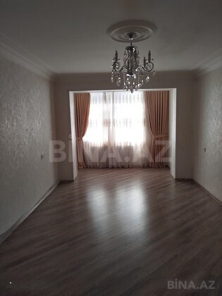 3 otaqlı Köhnə tikili, Xalqlar Dostluğu m., Bakı