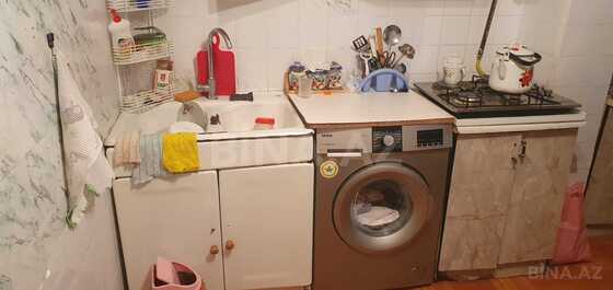 3 otaqlı Köhnə tikili, Bakıxanov q., Bakı