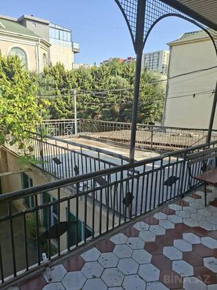7 otaqlı Həyət evi/Bağ evi, Qara Qarayev m., Bakı
