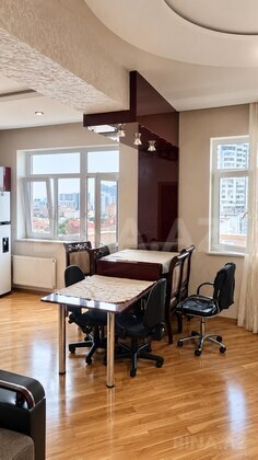 2 otaqlı Yeni tikili, 8 Noyabr m., Bakı