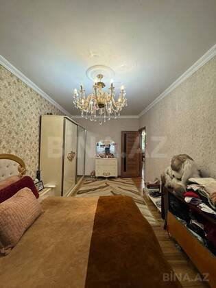 3 otaqlı Köhnə tikili, Bakıxanov q., Bakı