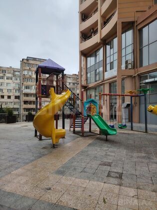 3 otaqlı Yeni tikili, İnşaatçılar m., Bakı