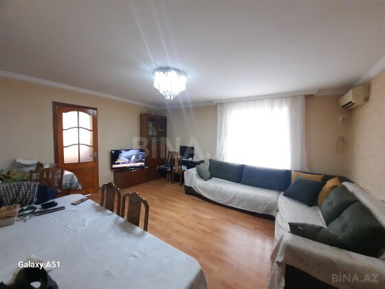 2 otaqlı Köhnə tikili, İnşaatçılar m., Bakı