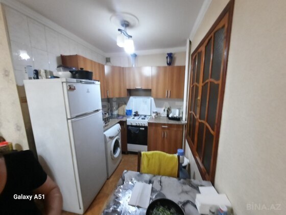 2 otaqlı Köhnə tikili, İnşaatçılar m., Bakı