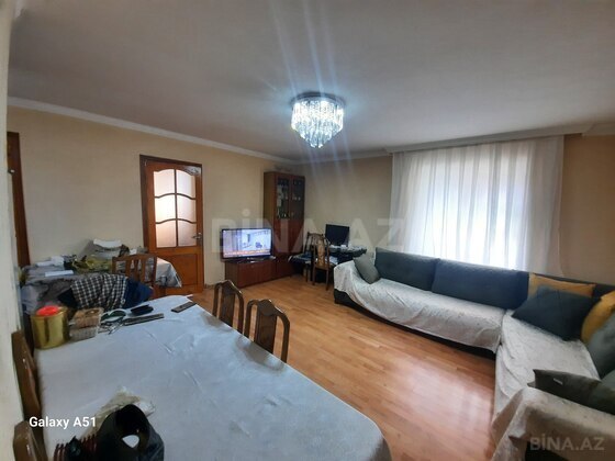 2 otaqlı Köhnə tikili, İnşaatçılar m., Bakı