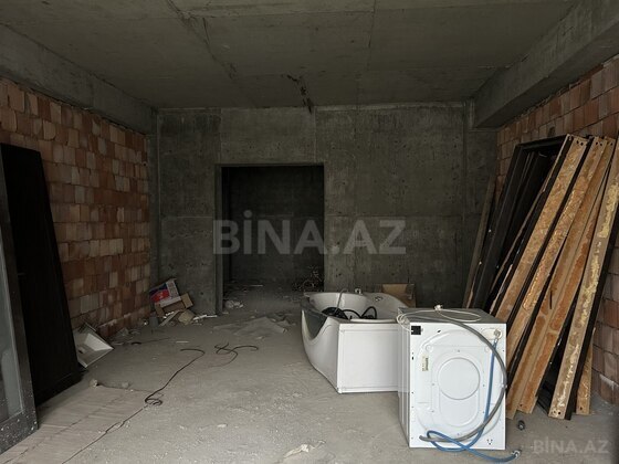 4 otaqlı Yeni tikili, İnşaatçılar m., Bakı