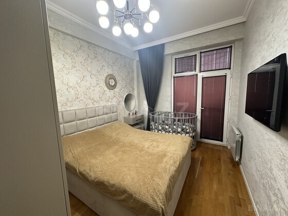 4 otaqlı Yeni tikili, Elmlər Akademiyası m., Bakı