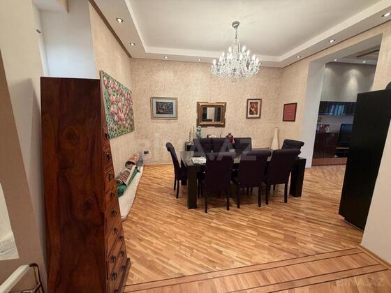 6 otaqlı Köhnə tikili, Nəriman Nərimanov m., Bakı