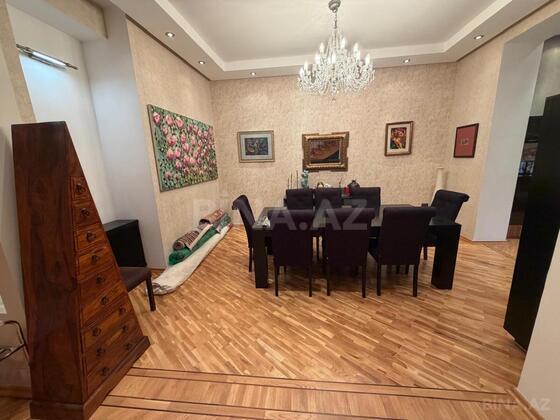 6 otaqlı Köhnə tikili, Nəriman Nərimanov m., Bakı