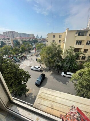2 otaqlı Köhnə tikili, Qara Qarayev m., Bakı
