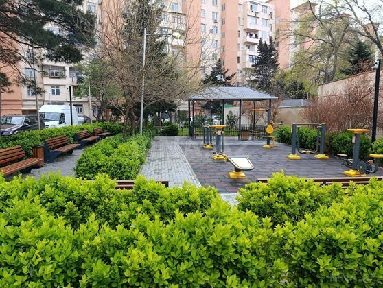 3 otaqlı Köhnə tikili, Neftçilər m., Bakı